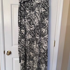 Elegant Black and White Patterned Skirt